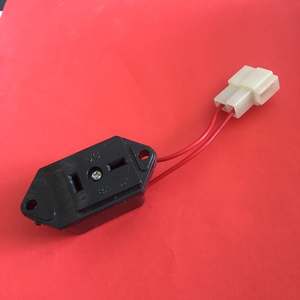 Enchufe tipo T de CC de 8A y 12V sin conexión a tierra, enchufe de plástico para accesorios de generador de gasolina BTL - Product Image 1