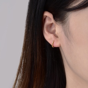 Nuovo commercio all'ingrosso Hip HOP piccolo piccolo orecchino a cerchio intrecciato orecchino cartilagine Huggie <span class=keywords><strong>Helix</strong></span> Tragus 925 Sterling Silver 6mm 7mm 8mm 12mm - Product Image 3
