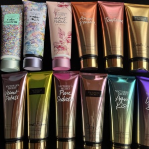 Perfume para Mujer en Oferta, 236 ml, Aroma Floral, Loción Corporal para el Cuidado de la Piel y Perfume en Aerosol para Mujer - Product Image 3