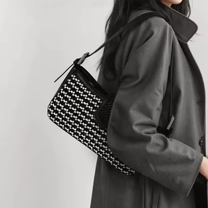 Custom Wholesale Ladies Vintage Genuine Leather Shoulder Crossbody Bags Luxury Armpit Woven Handbags for Women - Product Image 1