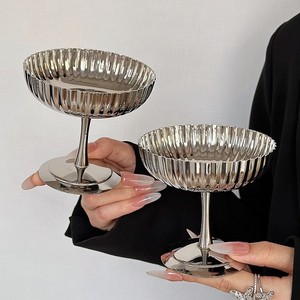 Coupe à dessert cannelée en acier inoxydable, gobelet métallique sur pied pour cocktails, glaces et mousses - Product Image 2