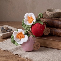 Porte-clés Fraise en Tissu OEM ODM, Charme de Sac Fraise Fleur Mignonne pour Décoration de Sac à Dos, Cadeaux et Assortiment Quotidien