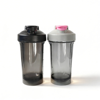 Bouteille de shaker de protéines portable en plastique PC transparent de 500 ml avec impression de logo personnalisé, pour la salle de sport et la remise en forme, avec fond rond
