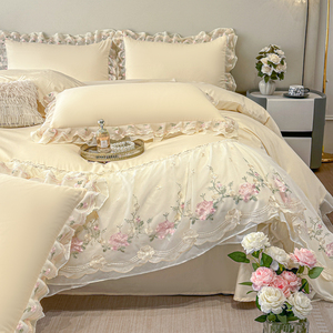 A Four-piece Set of French Light Luxury Embroidered <strong>Bedding</strong> - Product Image 2