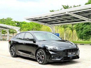 <span class=keywords><strong>Ford</strong></span> <span class=keywords><strong>Focus</strong></span> EcoBoost 180 Automatic ST Line 1.5T Benzina <span class=keywords><strong>Berlina</strong></span> Usata - Product Image 3