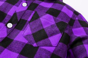 Polo à manches longues à carreaux violets à la mode pour hommes 50% polyester 50% coton Design solide poche poitrine tendance beau garçon - Product Image 4