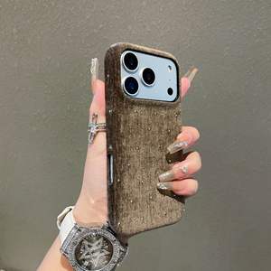 Carcasa móvil <span class=keywords><strong>de</strong></span> tela OEM con tacto <span class=keywords><strong>de</strong></span> piel a <span class=keywords><strong>precio</strong></span> barato para <span class=keywords><strong>iPhone</strong></span> 15 14 13 12 Pro Max 7 8 <span class=keywords><strong>Xr</strong></span> Xs Max Xs Soft Suede Back Cover Plus - Product Image 5