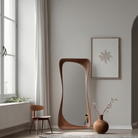Miroir pleine longueur irrégulier en gros avec cadre en bois de noyer - Miroir sur pied moderne Japandi pour hôtel et salon