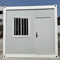Maison conteneur démontable préfabriquée modulaire en kit, unité de 20 pieds avec structure en acier et panneaux sandwich pour dortoir de camp de travail