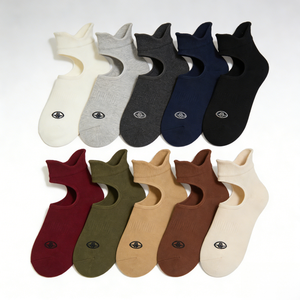 Échantillon Gratuit Chaussettes <span class=keywords><strong>de</strong></span> Pilates Antidérapantes pour Femmes pour les <span class=keywords><strong>Cours</strong></span> <span class=keywords><strong>de</strong></span> Barre, Écologiques, Semelles Adhérentes, Absorption Maximale des Chocs, Lettres Personnalisables - Product Image 3