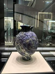 Jarrón de Mármol Azul Boliviano Hecho a Mano de Primera Calidad, Decoración Artística Elegante para Sala de Estar y Dormitorio - Product Image 1