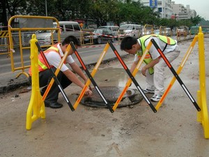 Rào Chắn Kiểm Soát Đám Đông Mở Rộng Nhựa Xây Dựng <span class=keywords><strong>Manhole</strong></span> <span class=keywords><strong>Guard</strong></span> - Product Image 4