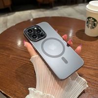 Étui de téléphone magnétique translucide mat en TPU avec charge sans fil, anti-traces de doigts, fin et antichoc pour 16 15 14 13 Pro Max