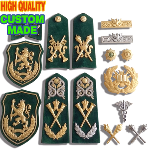 Épaulettes et accessoires d'uniforme <span class=keywords><strong>en</strong></span> alliage de zinc 3D personnalisés, plaqués pour une finition cérémonielle, pour les fanfares et les unités de sécurité - Product Image 1