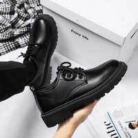 Chaussures décontractées pour hommes de haute qualité à prix de gros, nouvelles baskets tendance en cuir style britannique pour jeunes étudiants, rehaussantes
