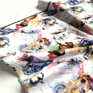 Tissu Doux Imprimé Personnalisé 100% <span class=keywords><strong>Polyester</strong></span> 330GSM Infusé de Spandex, Résistant à l'Eau et au Vent, Double Face, Thème Animalier pour Bébé - Product Image 1