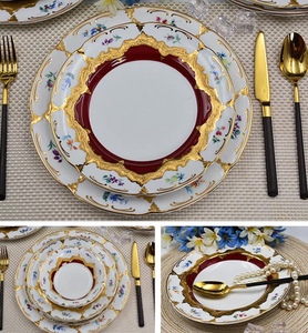 Services <span class=keywords><strong>de</strong></span> <span class=keywords><strong>table</strong></span> en <span class=keywords><strong>porcelaine</strong></span> fine, 40 pièces, <span class=keywords><strong>de</strong></span> luxe royal européen, réutilisables et portables, avec bordure dorée, pour steak et nouilles - Product Image 5