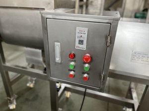 Mezcladora Horizontal de Tornillo de Acero Inoxidable Automática de Alta Eficiencia con Bomba para Mezclar Alimentos Secos y Especias en Polvo - Product Image 6