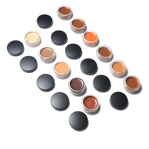 Crème Visage Hydratante Minérale 11 Couleurs Imperméable et Douce – Couvre les Taches de Rousseur, les Marques d'Acné, les Cernes et les Tatouages Naturellement - Product Image 5