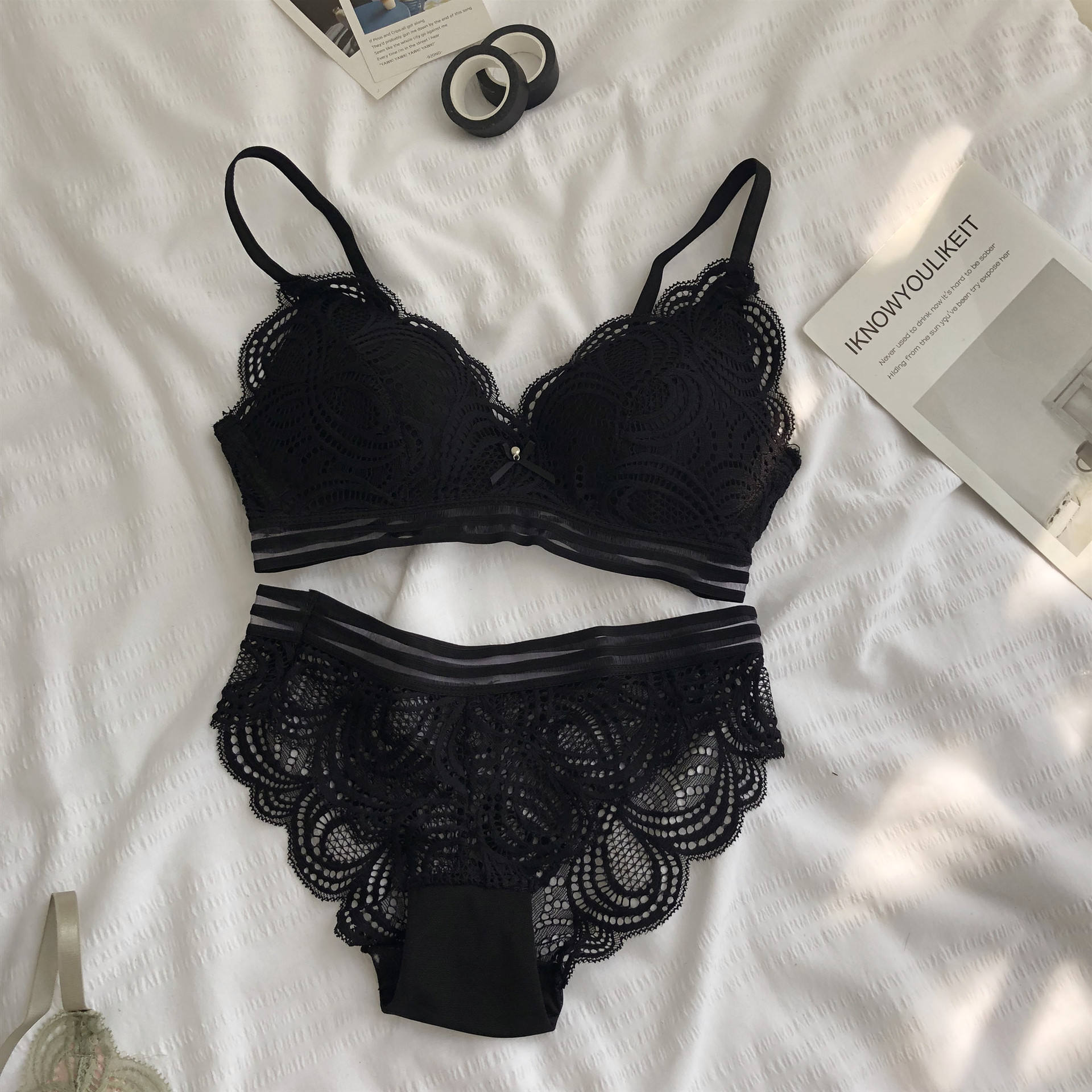 Wholesale Sexy Wire Free Thin Underwear Comfortable Push-up French Lace Ladies Panties and Bra Sets