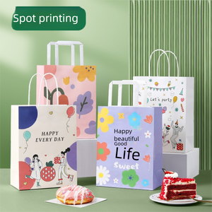 Sacs en papier kraft personnalisés pour les courses, les cadeaux, les plats à emporter, les anniversaires et les mariages. Impression de logo disponible. - Product Image 5