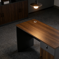 Bureau d'ordinateur sur pied écologique couleur noyer, best-seller, avec rangements intégrés - Mobilier de bureau moderne