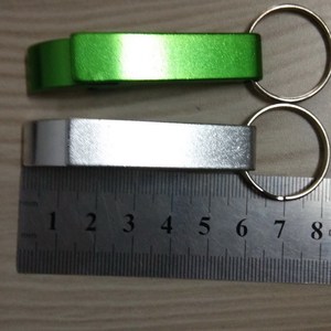 Décapsuleur porte-clés en aluminium 6 cm portable pour usage extérieur - Product Image 1