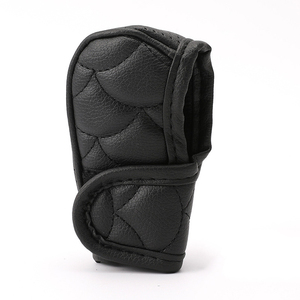 Venta al por mayor accesorios <span class=keywords><strong>de</strong></span> <span class=keywords><strong>coche</strong></span> cubierta <span class=keywords><strong>de</strong></span> perilla <span class=keywords><strong>de</strong></span> <span class=keywords><strong>cambio</strong></span> <span class=keywords><strong>de</strong></span> <span class=keywords><strong>marchas</strong></span> <span class=keywords><strong>protector</strong></span> <span class=keywords><strong>de</strong></span> manga <span class=keywords><strong>de</strong></span> palanca <span class=keywords><strong>de</strong></span> cambios <span class=keywords><strong>de</strong></span> cuero conducción cómoda - Product Image 1