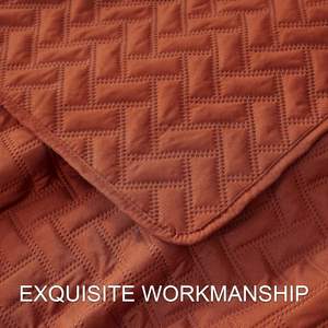 Para <span class=keywords><strong>Amazon</strong></span>, funda de cama acolchada de tres piezas personalizada, edredón estampado en relieve ultrasónico con flores geométricas, aire acondicionado de poliéster - Product Image 4