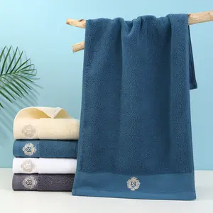 Custom size hotel towel 450gsm face quick drying white embroidered thick cotton hotel bath towels