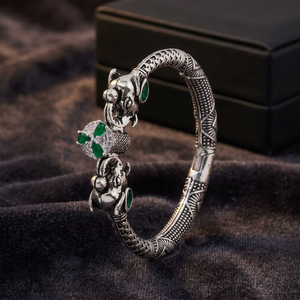 Brazalete Elegante de Plata de Ley 92.5 con Diseño de Elefante para Mujer, 36g, Dviti Jewels India - Product Image 2
