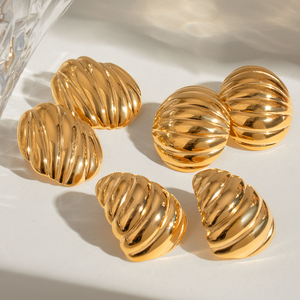 Pendientes de botón ovalados gruesos de acero inoxidable 316L chapados en oro de 18 quilates de alto brillo con engaste de bisel, hipoalergénicos, joyería de moda linda - Product Image 4