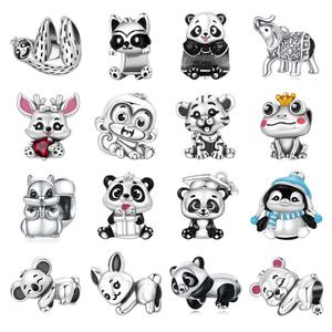 Nouveau style de breloques en cuivre plaqué argent pour bracelets de bijoux DIY, série animale : Panda, Raton Laveur, Koala, Éléphant - Product Image 1