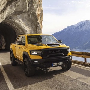 2014 <span class=keywords><strong>Dodge</strong></span> <span class=keywords><strong>Ram</strong></span> Trucks <span class=keywords><strong>1500</strong></span> Laramie Longhorn 5.7L automatique US Spec sièges en cuir camionnette d'occasion essence véhicules d'occasion - Product Image 3