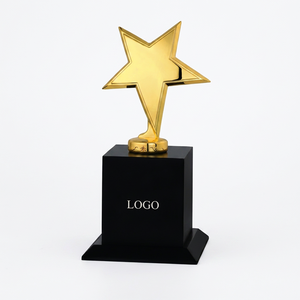 Trofeo estrella personalizado para premios de reconocimiento empresarial. Elegante trofeo para ganadores deportivos, reconocimiento y logros de empleados. - Product Image 1