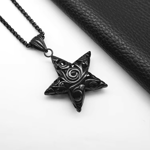 Collana da uomo all'ingrosso con ciondolo a stella Pentagonale Punk intagliata, in acciaio inossidabile, impermeabile, anallergica, gioielli alla moda - Product Image 4