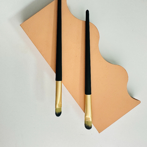 Pinceles de ojo de Precisión única de oro negro de alta calidad pincel plano sombra de <span class=keywords><strong>ojos</strong></span> pincel de mezcla individual ojo - Product Image 2