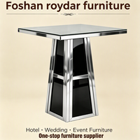 Table de cocktail carrée de luxe en acier inoxydable doré avec plateau en verre trempé noir, idéale pour les mariages, événements, bars hauts, banquets et locations.