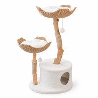 Arbre à chat minimaliste en bois massif avec panier en rotin, poteau à gratter en corde, emballé en carton, tour d'activités intérieure pour chats - Vente en gros