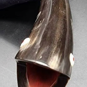 Ouvre-bouteille vintage en corne de buffle, outil de cuisine artisanal unique, tire-bouchons et ouvre-bouteilles, cadeau de pendaison de crémaillère - Product Image 1