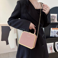 Nouveau sac à chaîne chic français imperméable, sac à main carré tendance et polyvalent, sac bandoulière, doublure en laine pour femmes