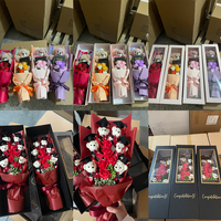 Ours en Peluche Fleurs Artificielles Florales pour Mariage, Bouquet de Roses en Savon, Cadeau Saint-Valentin, Ours Fleuri avec Boîte Cadeau