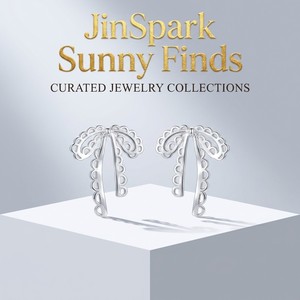 Pendientes de aro con lazo de encaje esculpido en 3D, chapados en oro real, ecológicos, 'Graceful Knot' de JinSpark - Product Image 6