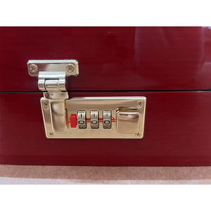 Caja de almacenamiento para relojes cuadrada de madera roja de alta calidad con forro de terciopelo resistente a los golpes - 5 ranuras - Product Image 4