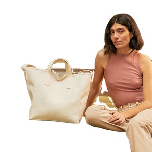 Sac fourre-tout en toile de coton noir et beige avec poche intérieure zippée, logo personnalisé OEM imprimé, bandoulière réglable - Product Image 5