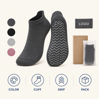 Chaussettes de yoga à adhérence Chevron, couverture directionnelle, construction à bout plat, maille respirante, semelle continue en graphite, ajustement souple pour studio