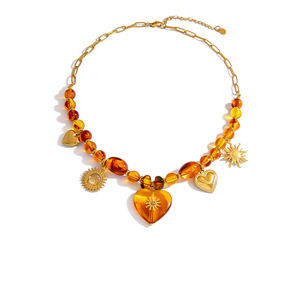 Collar de Cuentas de Resina Ámbar con Forma de Corazón, Cadena de Clavícula Chapada en Oro de 18K, Joyería de Moda Otoño Invierno - Product Image 5