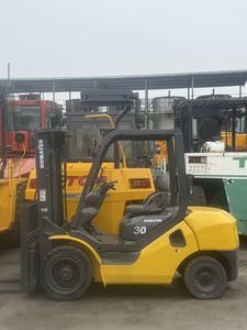 <b>Used</b> Heavy Duty Japanese Forklift for FD30 3 Ton Diesel Engine Construction Forklift with Three Stage Side Shift - Product Image 4