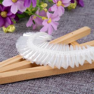 Bonnets de douche jetables transparents en PE en plastique imperméable à l'eau Cheveux bouffants Bonnets de bain de spa Équipements de l'hôtel pour le nettoyage Bain - Product Image 3