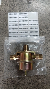 Válvula de Control del regulador de presión de inyección de combustible del motor del coche al por mayor 92811019825 0280160297 para <span class=keywords><strong>repuestos</strong></span> de automóviles Porsche <span class=keywords><strong>Bosch</strong></span> - Product Image 2